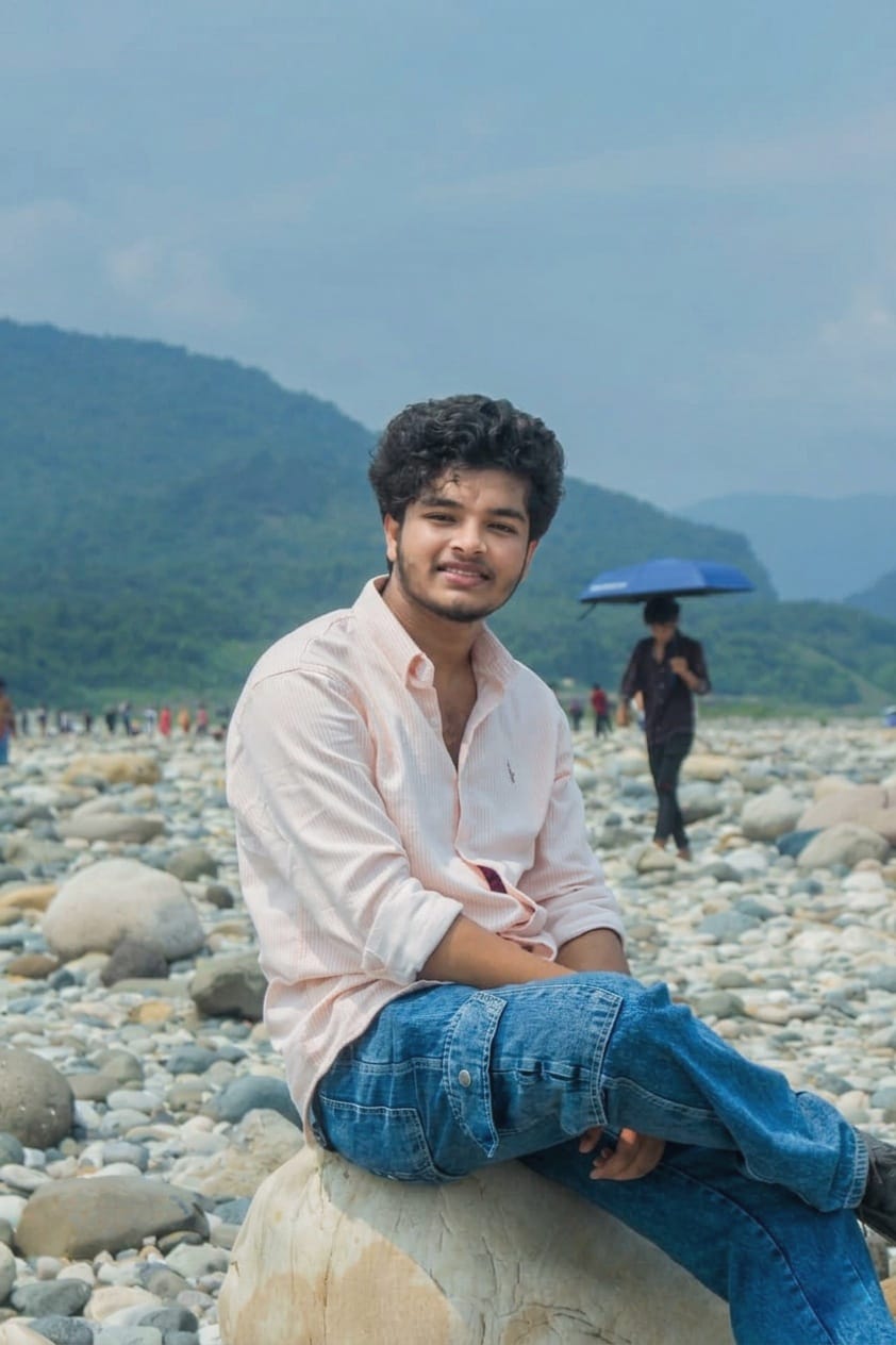 {"en":"Kamrul Hasan","bn":"কামরুল হাসান"}
